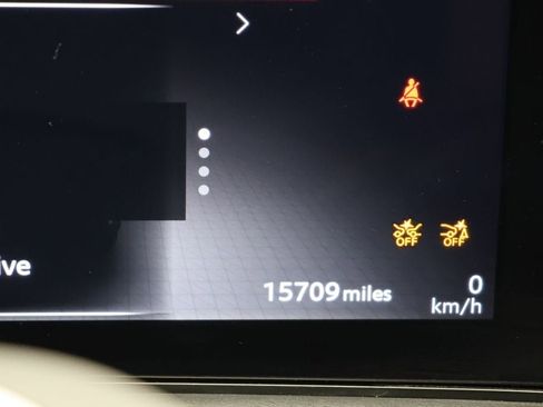 Used 2024 Nissan Ariya AWD image 19