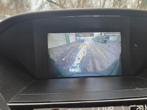 Used 2011 Toyota Camry XLE image 6