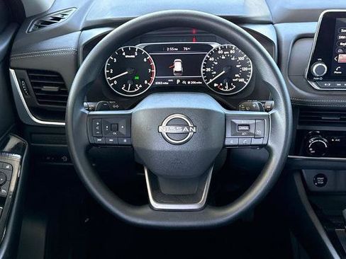 Used 2025 Nissan Rogue S AWD/4WD image 21