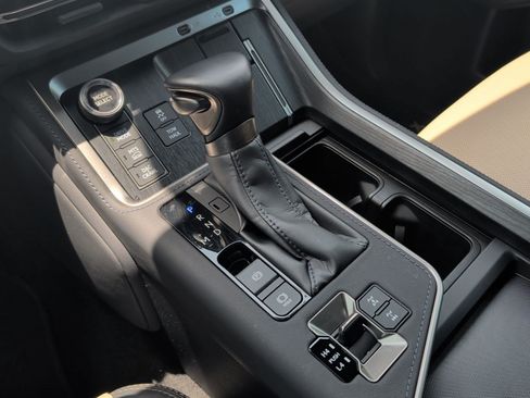 Used 2024 Lexus GX 550 AWD/4WD image 21