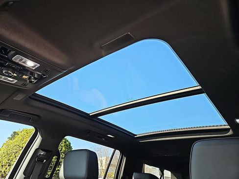 New 2026 Chevrolet Suburban RST w/ RST Capability Package AWD/4WD image 17