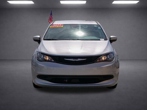 Used 2023 Chrysler Voyager LX FWD image 9