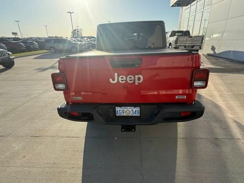 Used 2021 Jeep Gladiator Overland w/ Trailer Tow Package AWD/4WD image 4