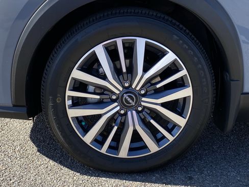 Certified 2024 Nissan Kicks SV image 9