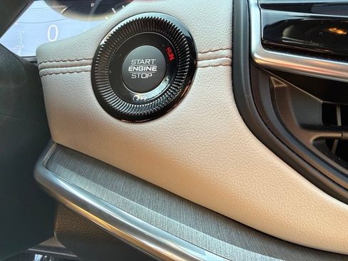 Certified 2023 Jeep Compass Limited AWD/4WD image 15