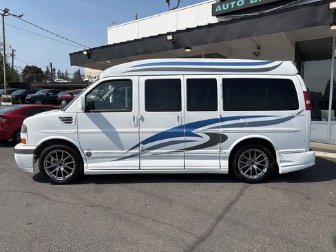Used 2014 GMC Savana 1500 AWD image 3