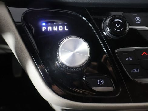Used 2023 Chrysler Voyager LX FWD image 44