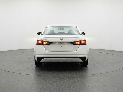 Used 2025 Nissan Altima 2.5 SV image 6