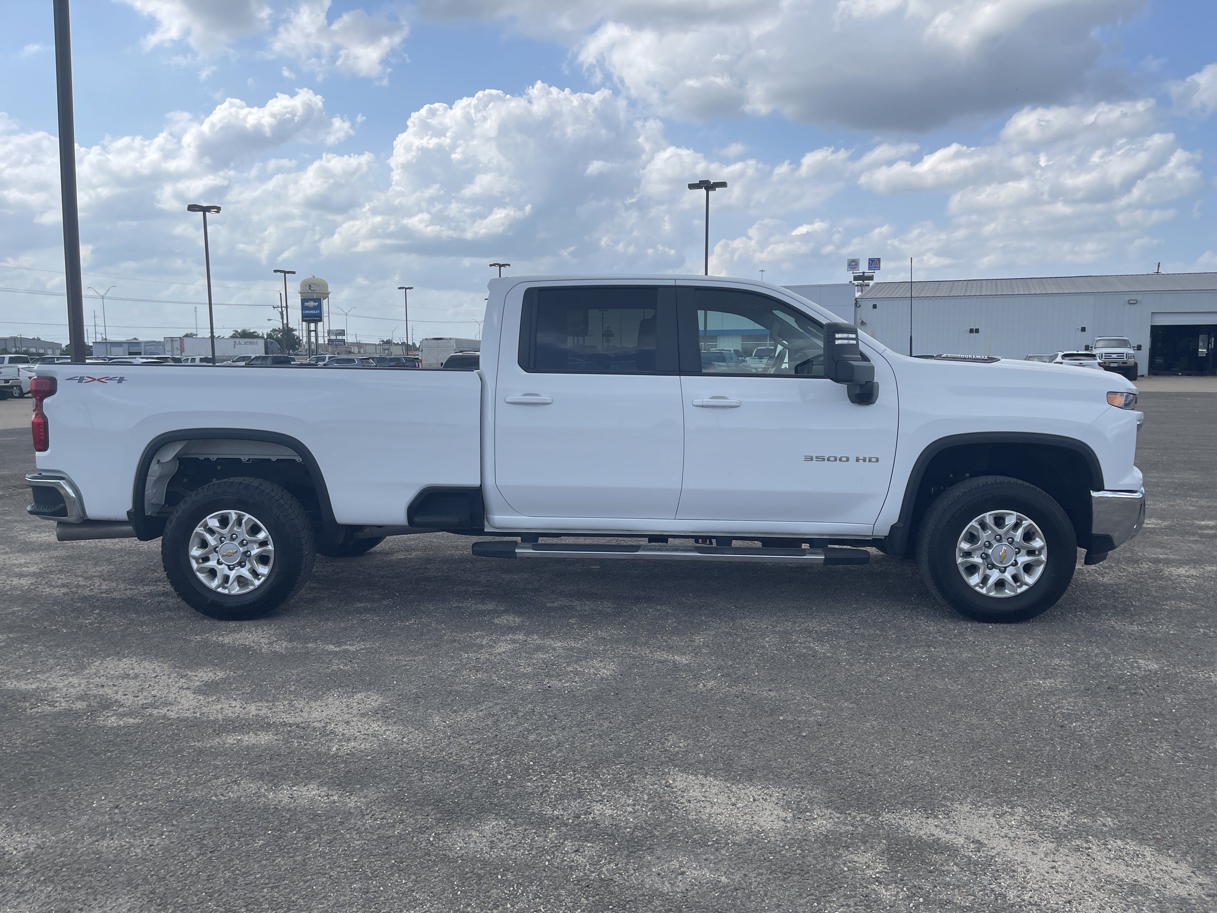 Used 2025 Chevrolet Silverado 3500 LT w/ Convenience Package AWD/4WD image 3