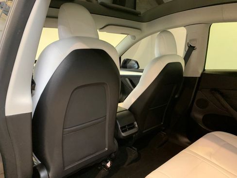 Used 2022 Tesla Model Y Performance AWD/4WD image 39