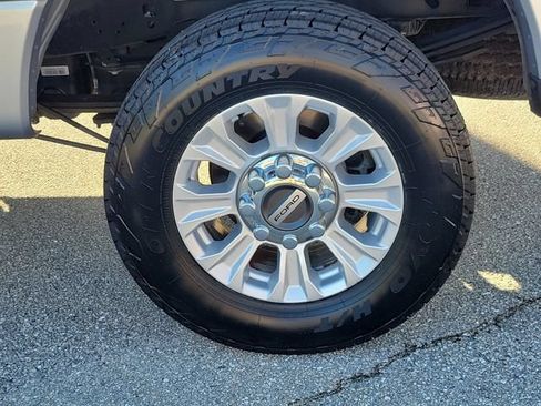 Certified 2022 Ford F250 XLT AWD/4WD image 10