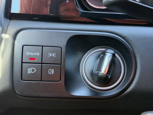 Certified 2022 Porsche Cayenne Turbo S image 33