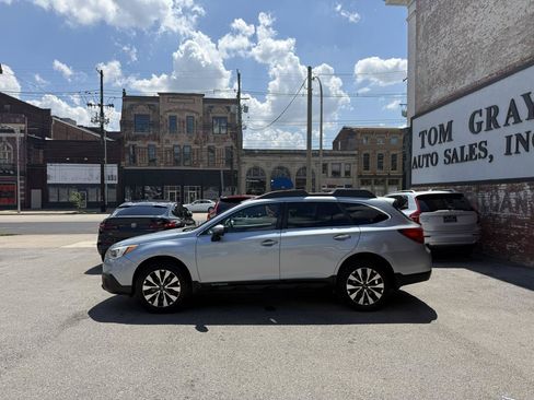 Used 2015 Subaru Outback 3.6R Limited AWD/4WD image 5