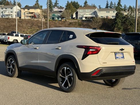 New 2026 Chevrolet Trax RS w/ Sunroof Package image 3