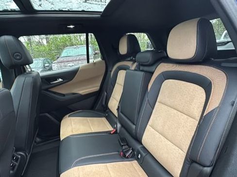 Used 2025 Chevrolet Equinox ACTIV image 32