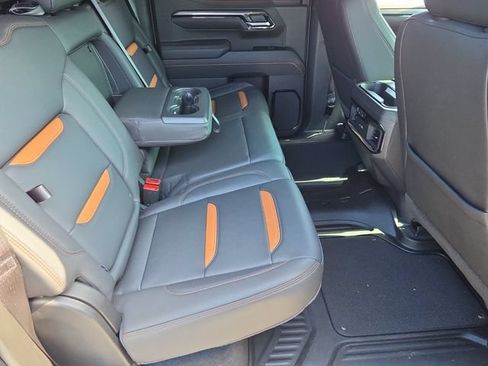 Used 2025 GMC Sierra 1500 AT4 w/ AT4 Premium Package AWD/4WD image 17