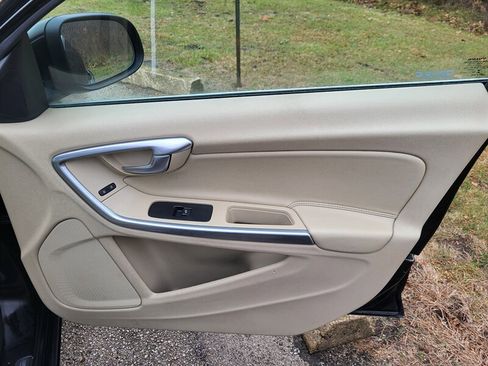 Used 2015 Volvo S60 T5 Premier image 27