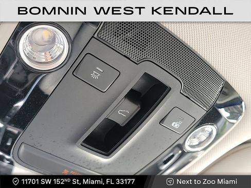 Used 2023 Kia Sorento SX image 27