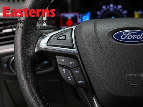 Used 2020 Ford Edge SEL image 15