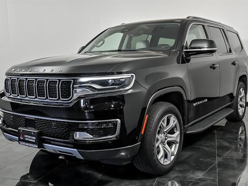 Used 2022 Jeep Wagoneer Series II AWD/4WD image 5