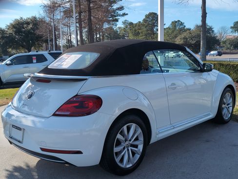 Used 2017 Volkswagen Beetle 1.8T Classic image 10