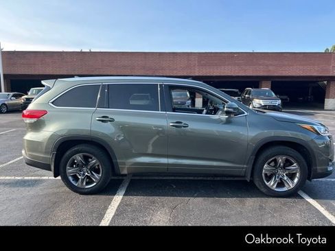 Used 2017 Toyota Highlander Limited Platinum AWD/4WD image 3