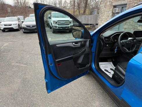 Used 2020 Ford Escape SEL image 31