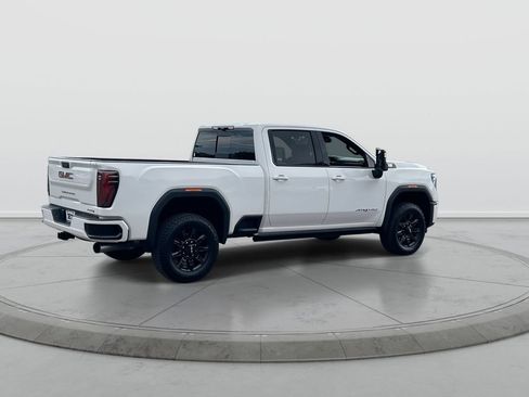 Used 2024 GMC Sierra 2500 AT4 w/ AT4 Premium Plus Package AWD/4WD image 8