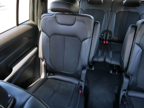 Used 2023 Jeep Grand Cherokee L Laredo AWD/4WD image 12