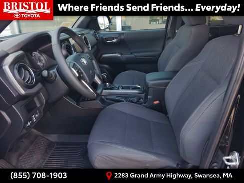 Used 2018 Toyota Tacoma TRD Off-Road w/ Technology Package AWD/4WD image 15