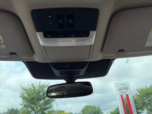 Used 2022 Nissan Pathfinder Platinum w/ Lighting Package (N93) AWD/4WD image 21