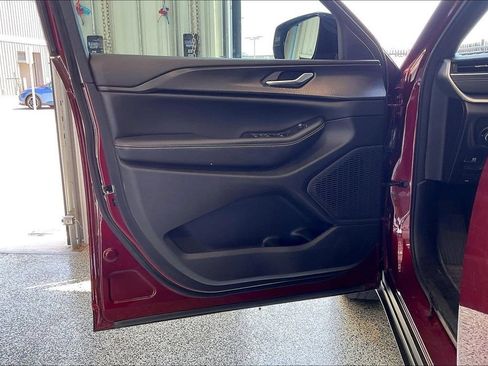 Used 2023 Jeep Grand Cherokee L Altitude AWD/4WD image 23