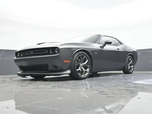 Used 2019 Dodge Challenger R/T RWD image 50