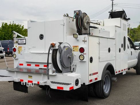 Used 2016 Ford F550 4x4 Crew Cab Super Duty image 2