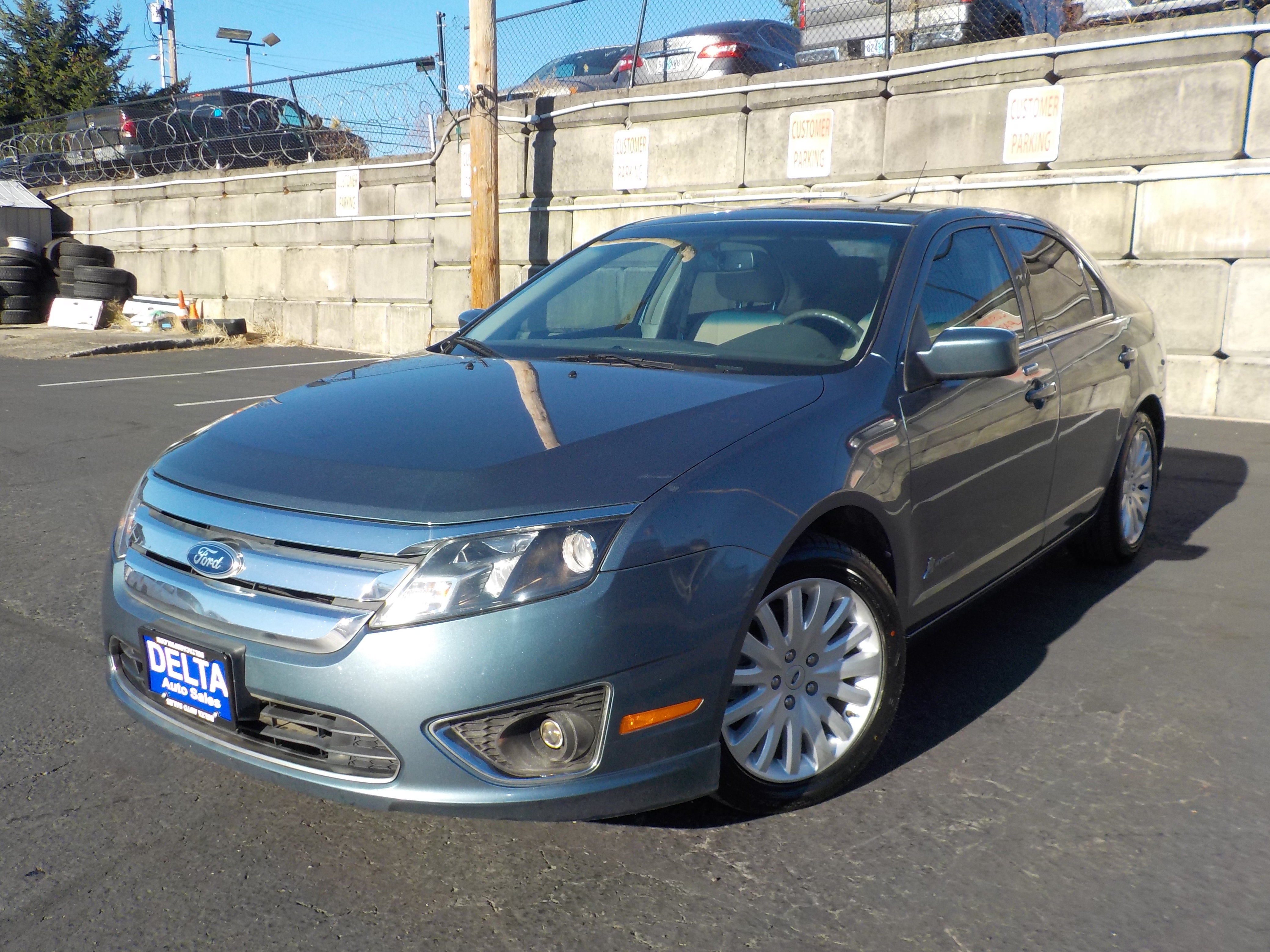 Used 2012 Ford Fusion Hybrid FWD image 3
