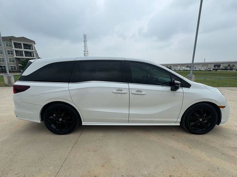 Certified 2023 Honda Odyssey Sport image 9