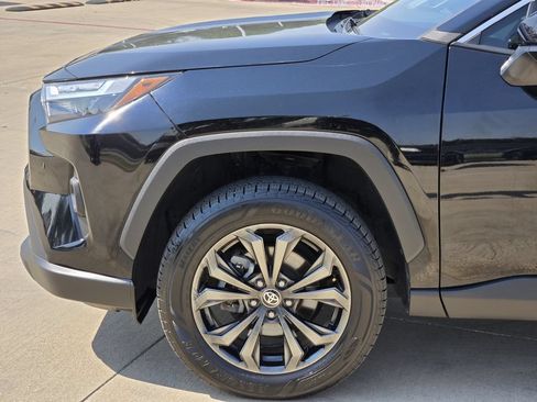 Certified 2022 Toyota RAV4 XLE Premium AWD/4WD image 7