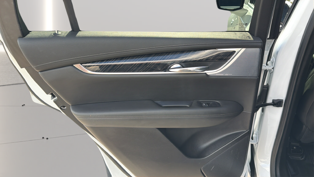 Used 2024 Cadillac XT6 Premium Luxury FWD image 23