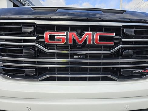 Used 2025 GMC Sierra 1500 AT4 w/ AT4 Premium Package image 10