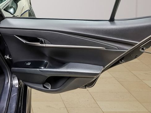 Used 2025 Toyota Camry SE FWD image 23