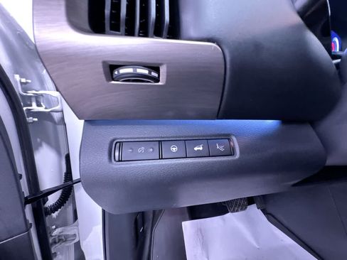 Used 2022 Nissan Pathfinder Platinum w/ Cargo Package AWD/4WD image 16