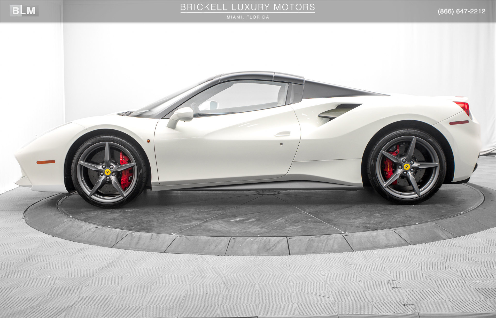 Used 2018 Ferrari 488 Spider RWD image 18