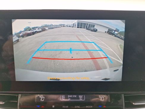 Used 2025 Toyota Sienna XLE image 26