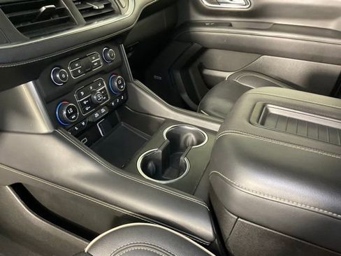 Used 2023 Chevrolet Suburban Premier image 20