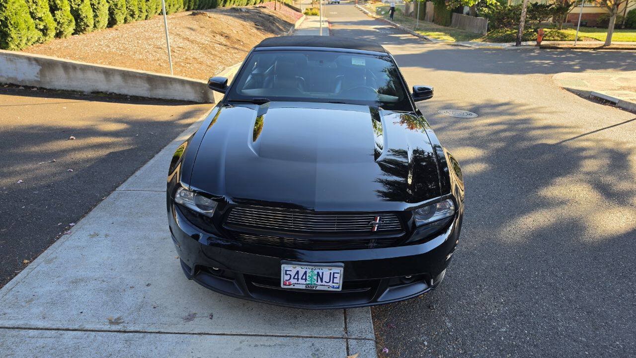 Used 2011 Ford Mustang GT Premium w/ Electronics Pkg RWD image 2