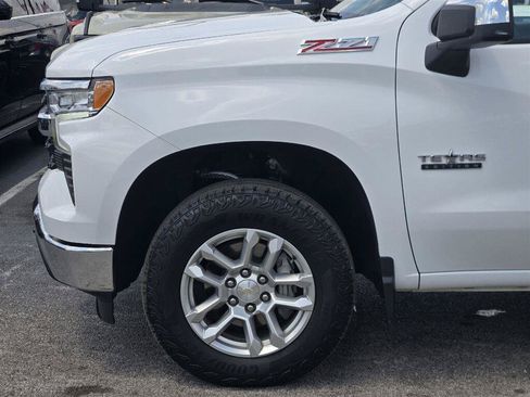 Used 2024 Chevrolet Silverado 1500 LT w/ Z71 Off-Road Package AWD/4WD image 6