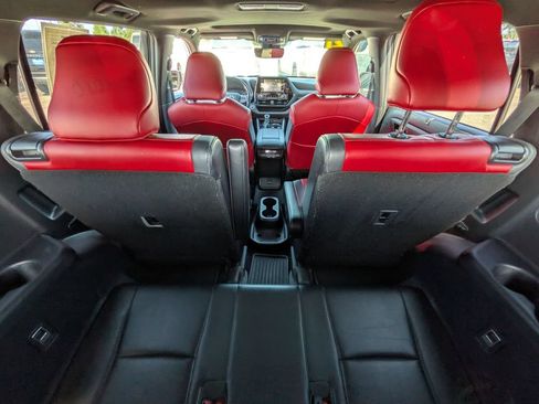Used 2021 Toyota Highlander XSE FWD image 36