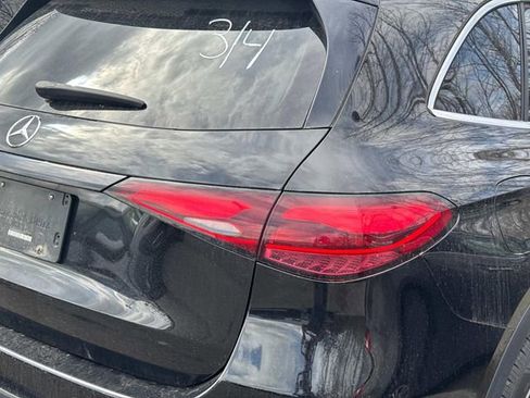 Used 2024 Mercedes-Benz GLC 300 image 12