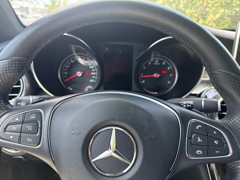 Used 2018 Mercedes-Benz GLC 300 4MATIC image 12