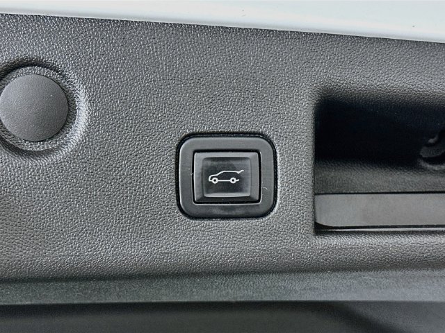 Used 2022 Chevrolet Equinox RS AWD/4WD image 11